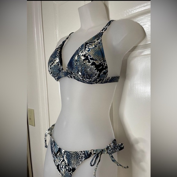 Target Bikini - Picture 2 of 3